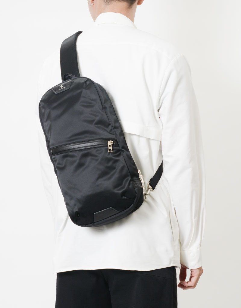 Progress sling bag L No.02402
