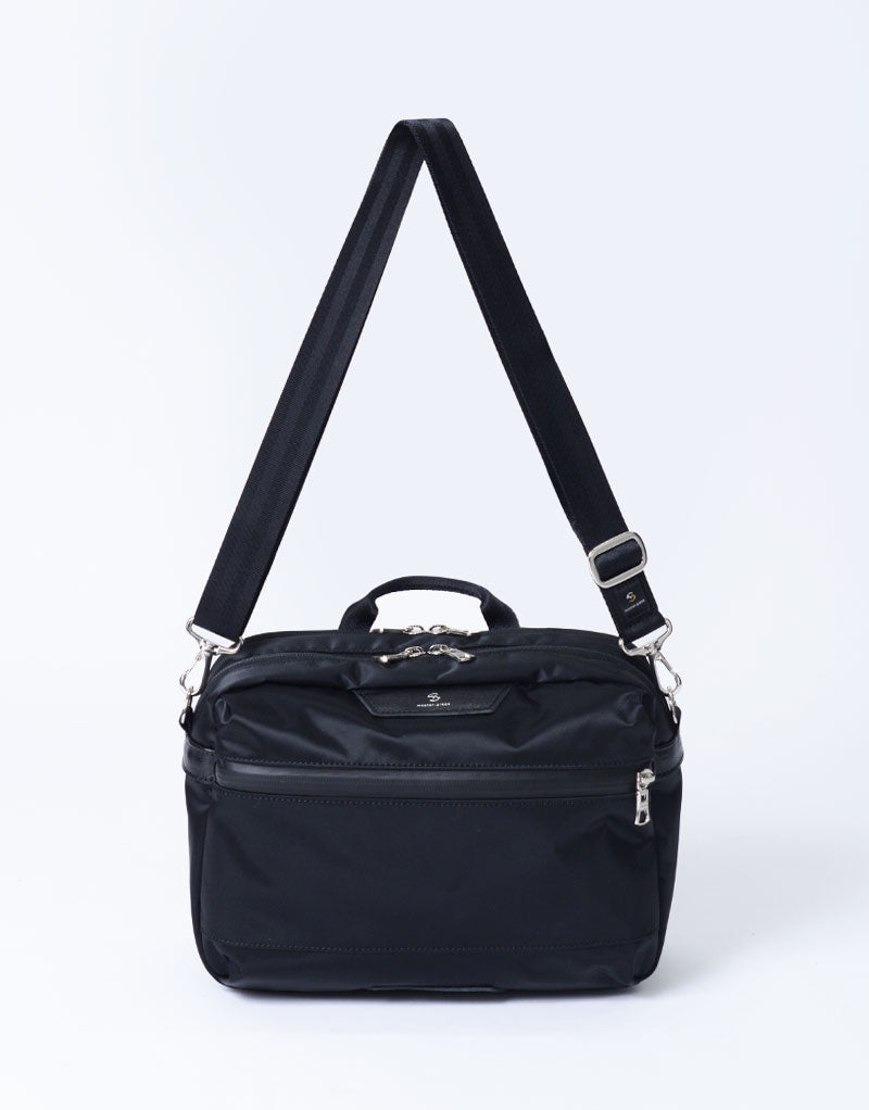 Progress shoulder bag/2nd layer M No.02407