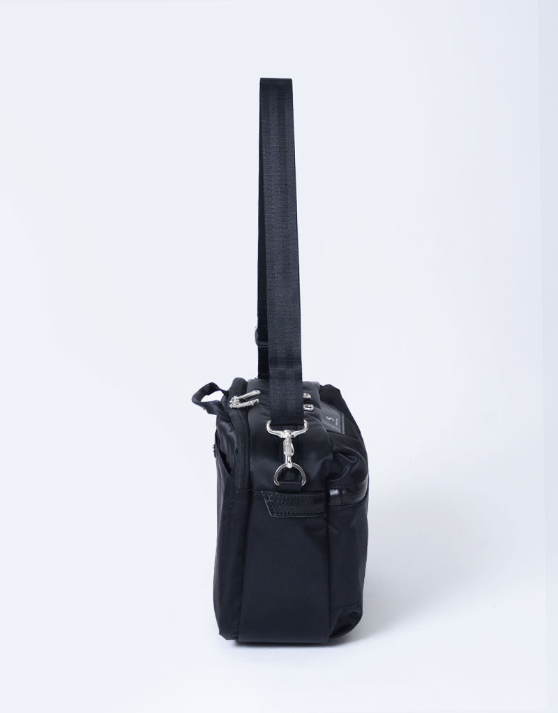 Progress shoulder bag/2nd layer M No.02407