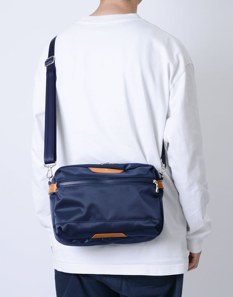 Progress shoulder bag/2nd layer M No.02407