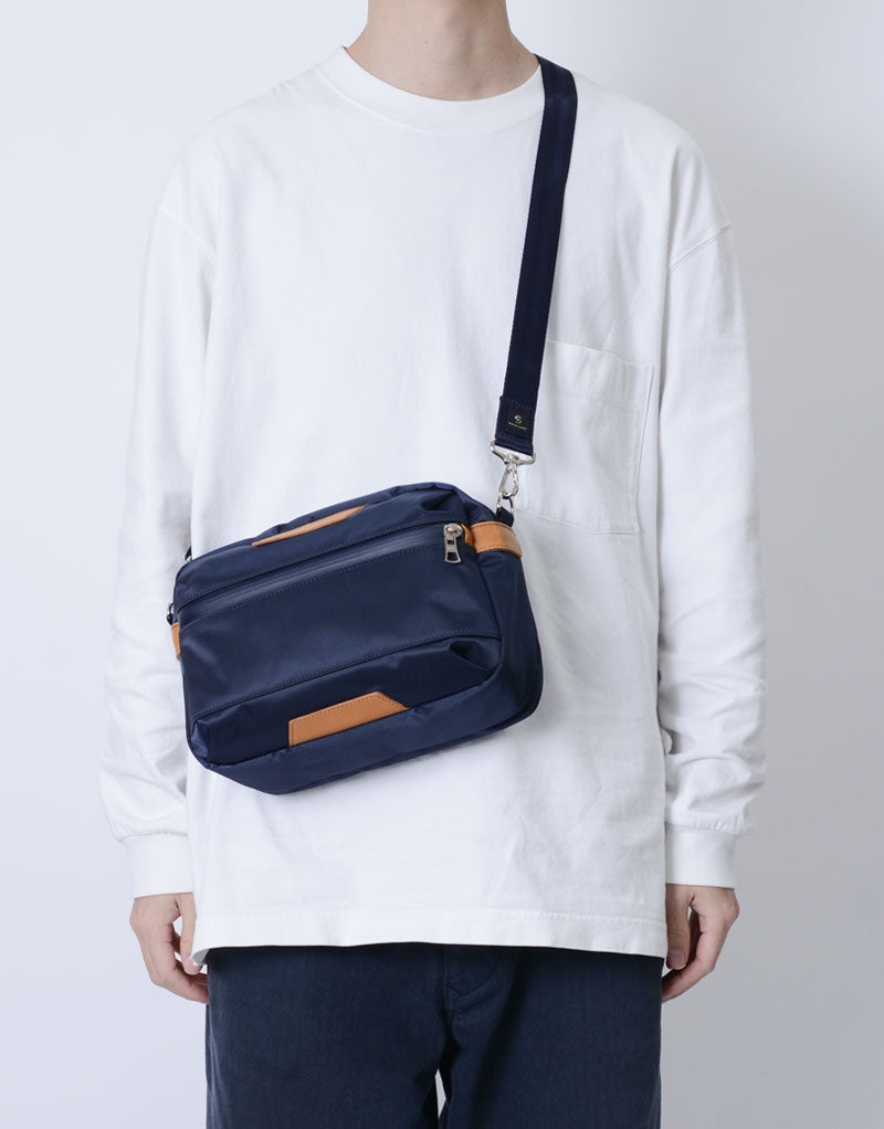 Progress shoulder bag/2nd layer S No.02408