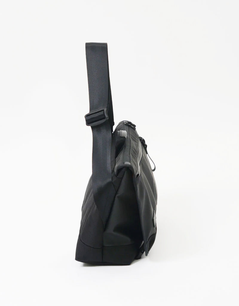 Slick Messenger Bag No.02487 ｜master-piece | マスターピース公式サイト