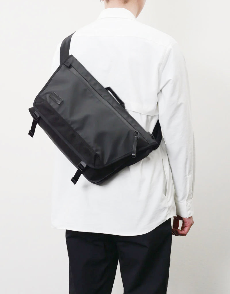 Slick Messenger Bag No.02487 ｜master-piece | マスターピース公式サイト