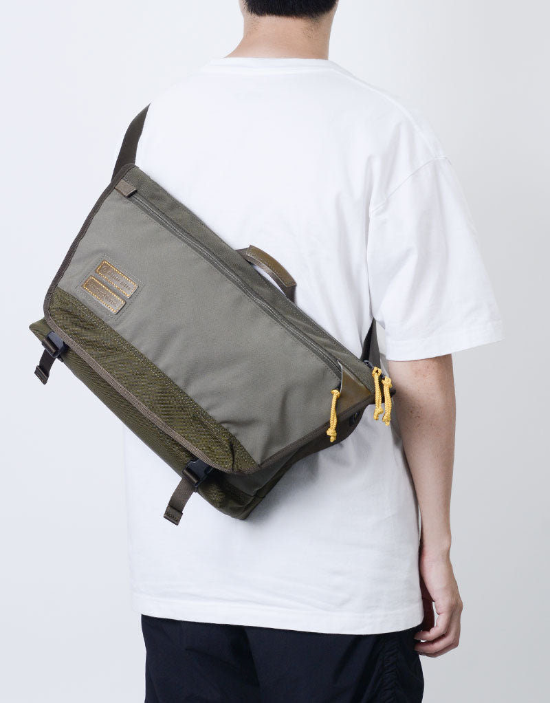 UNIVERSAL WORKS × MASTER-PIECE Messenger bag No.MP31227