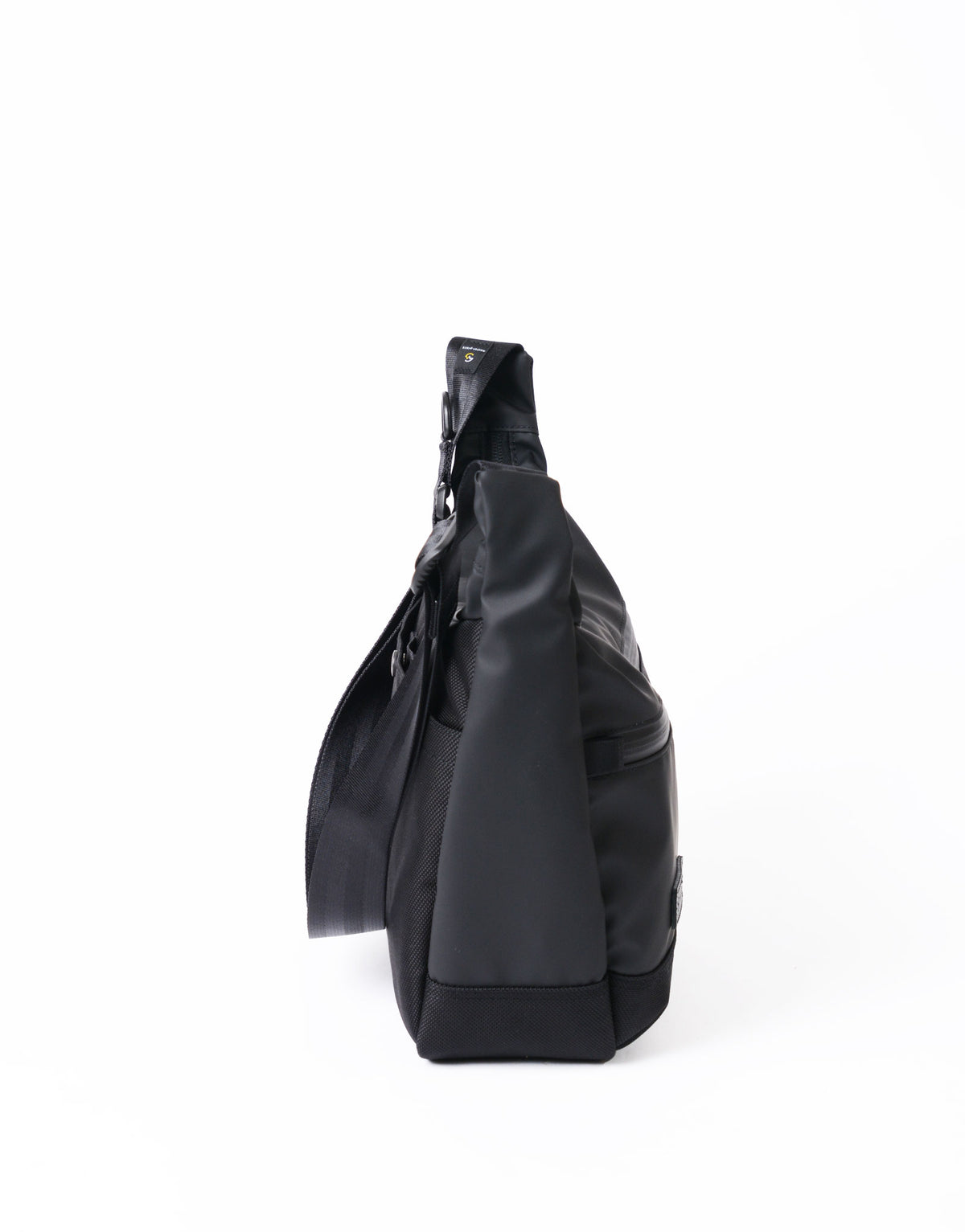 Slick Shoulder Bag No.02492 ｜master-piece | マスターピース公式サイト