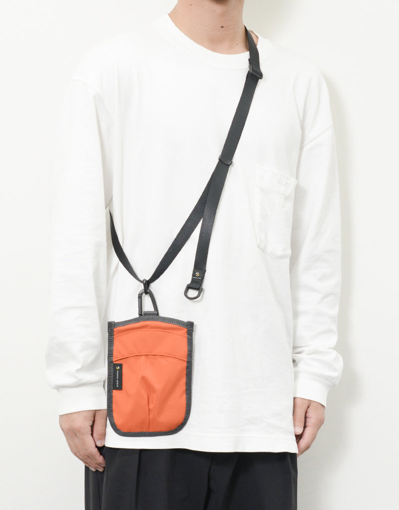 Face pouch shoulder bag