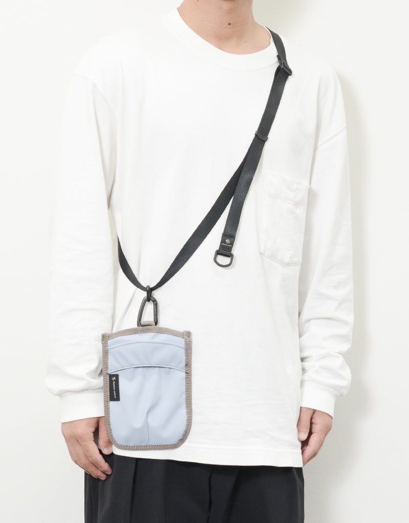 Face pouch shoulder bag